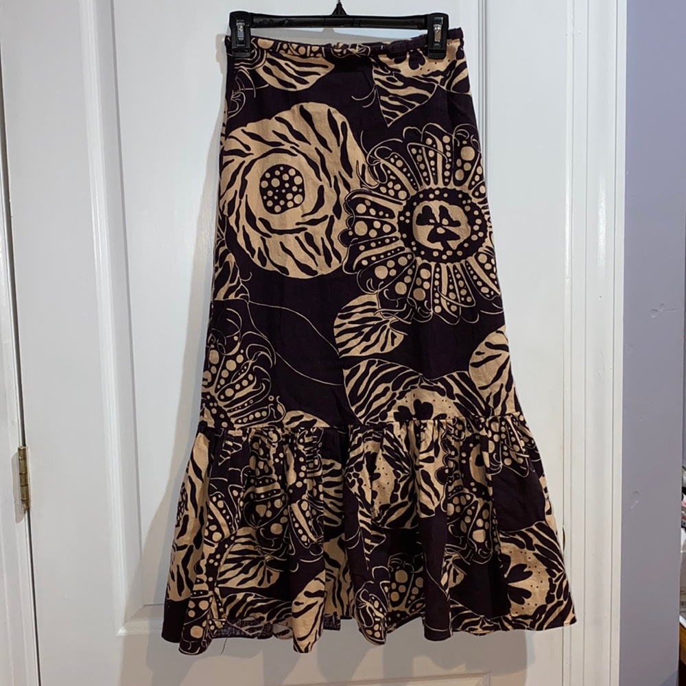 Brown and floral pattern midi skirt with ruffled bottom